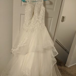 Never Worn, Brand New Wedding Dress